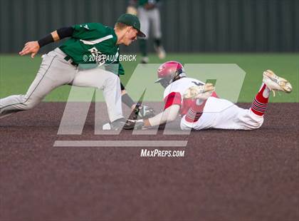 Thumbnail 3 in Lake Travis vs San Antonio Reagan (UIL 6A Regional Quarterfinal) photogallery.