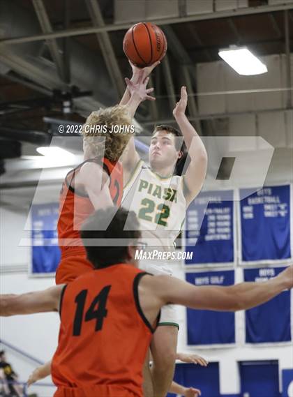 Thumbnail 1 in Southwestern vs. Waterloo (Freeburg/Columbia Holliday Tournament) photogallery.