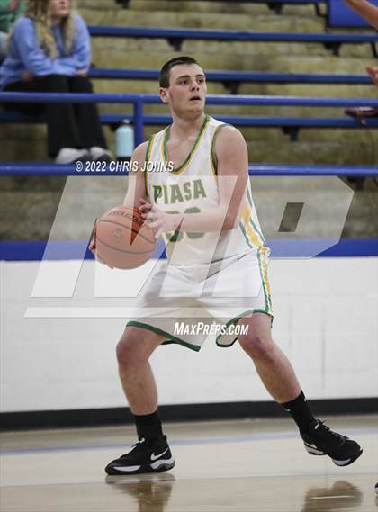 Thumbnail 3 in Southwestern vs. Waterloo (Freeburg/Columbia Holliday Tournament) photogallery.