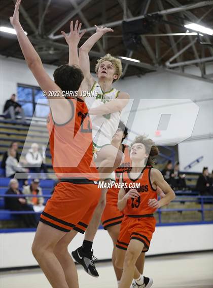 Thumbnail 3 in Southwestern vs. Waterloo (Freeburg/Columbia Holliday Tournament) photogallery.