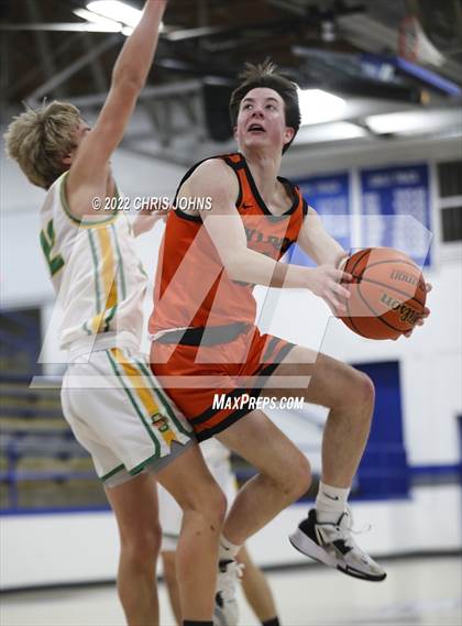 Thumbnail 1 in Southwestern vs. Waterloo (Freeburg/Columbia Holliday Tournament) photogallery.