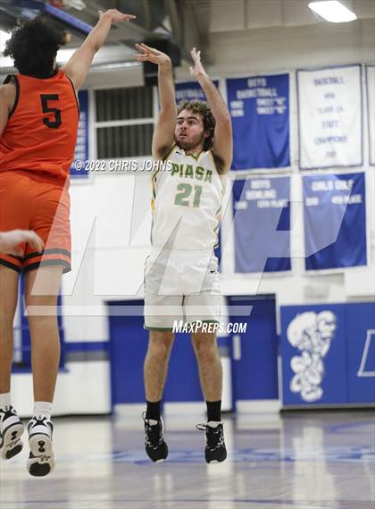Thumbnail 1 in Southwestern vs. Waterloo (Freeburg/Columbia Holliday Tournament) photogallery.