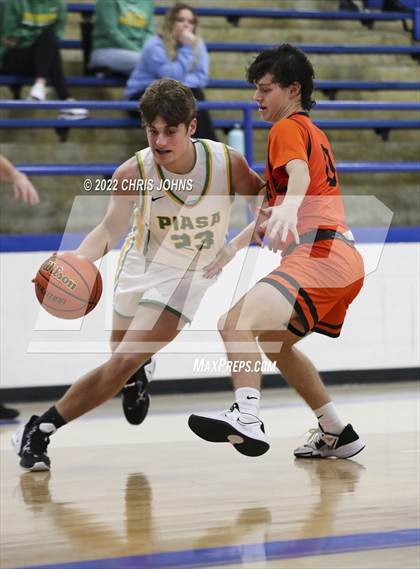 Thumbnail 3 in Southwestern vs. Waterloo (Freeburg/Columbia Holliday Tournament) photogallery.