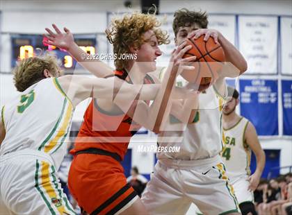 Thumbnail 1 in Southwestern vs. Waterloo (Freeburg/Columbia Holliday Tournament) photogallery.