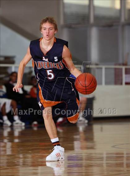 Thumbnail 2 in Bush vs. Madison (McDonald's Texas Invitational) photogallery.