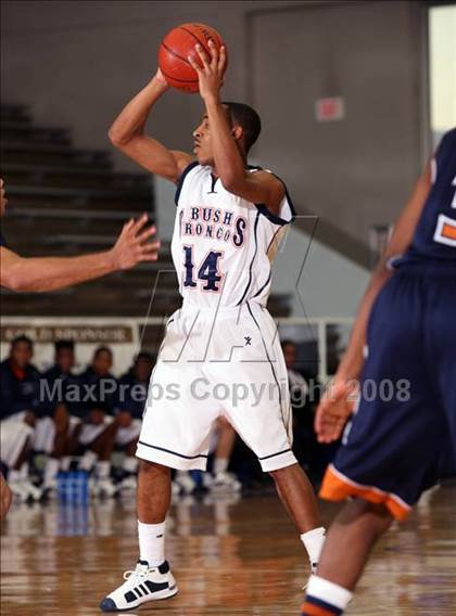 Thumbnail 3 in Bush vs. Madison (McDonald's Texas Invitational) photogallery.