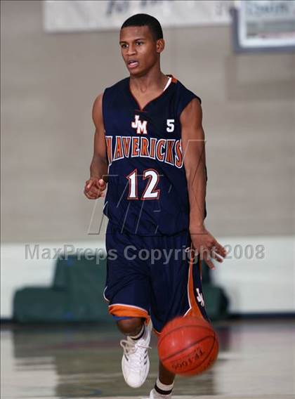Thumbnail 2 in Bush vs. Madison (McDonald's Texas Invitational) photogallery.