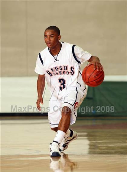 Thumbnail 1 in Bush vs. Madison (McDonald's Texas Invitational) photogallery.