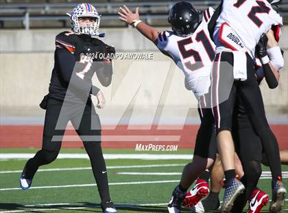 Thumbnail 3 in Covenant vs. Covenant Christian (TAPPS Football Div III Playoff) photogallery.