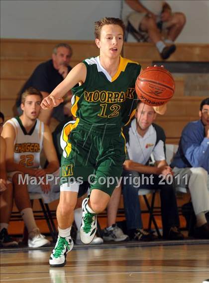 Thumbnail 2 in Moorpark vs. Edison (MaxPreps Holiday Classic) photogallery.
