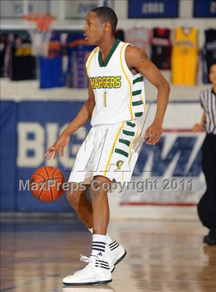 Thumbnail 3 in Moorpark vs. Edison (MaxPreps Holiday Classic) photogallery.