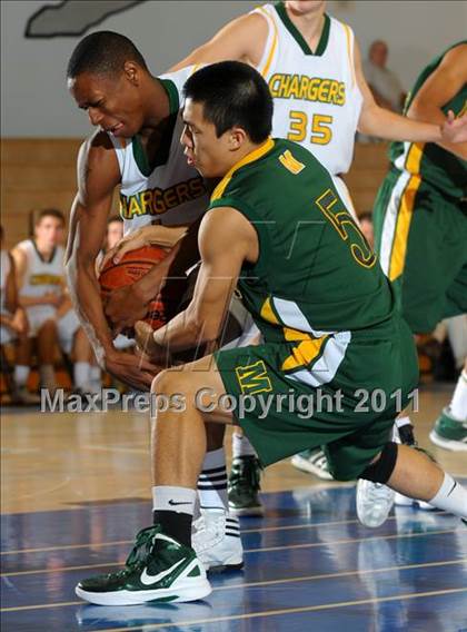 Thumbnail 2 in Moorpark vs. Edison (MaxPreps Holiday Classic) photogallery.
