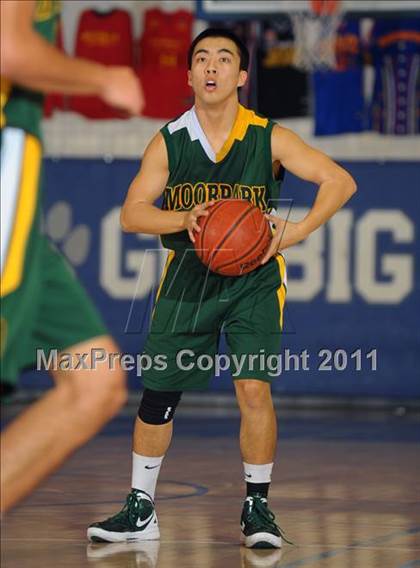 Thumbnail 2 in Moorpark vs. Edison (MaxPreps Holiday Classic) photogallery.