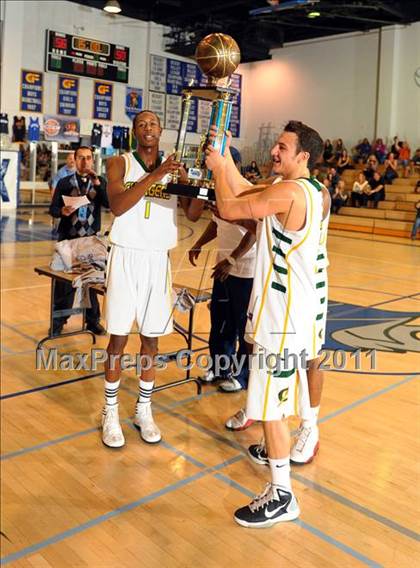 Thumbnail 2 in Moorpark vs. Edison (MaxPreps Holiday Classic) photogallery.