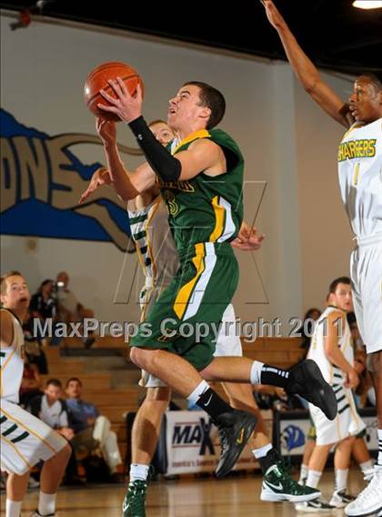 Thumbnail 3 in Moorpark vs. Edison (MaxPreps Holiday Classic) photogallery.