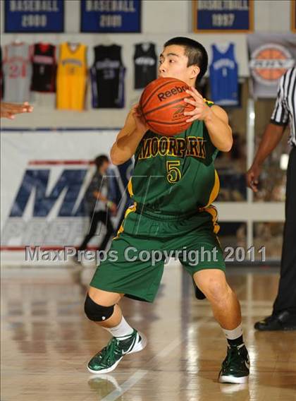 Thumbnail 3 in Moorpark vs. Edison (MaxPreps Holiday Classic) photogallery.