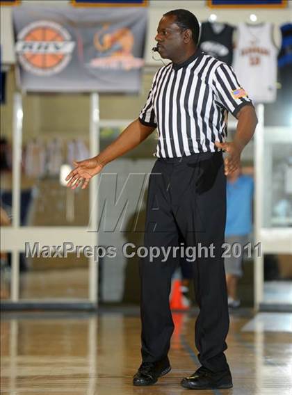 Thumbnail 1 in Moorpark vs. Edison (MaxPreps Holiday Classic) photogallery.