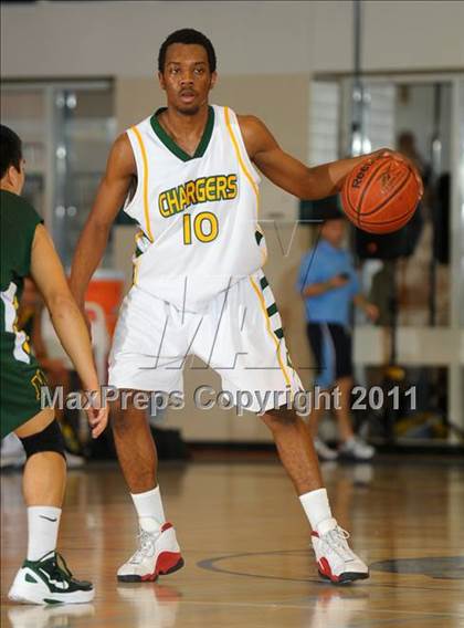 Thumbnail 3 in Moorpark vs. Edison (MaxPreps Holiday Classic) photogallery.