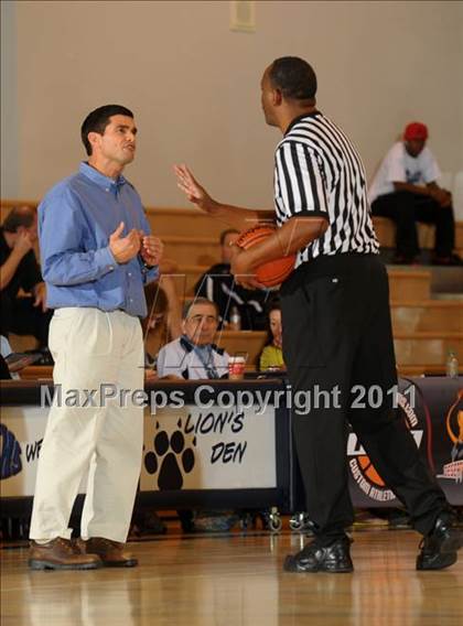 Thumbnail 3 in Moorpark vs. Edison (MaxPreps Holiday Classic) photogallery.