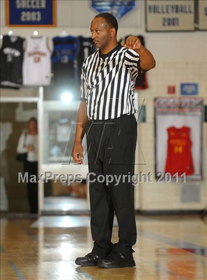 Thumbnail 1 in Moorpark vs. Edison (MaxPreps Holiday Classic) photogallery.