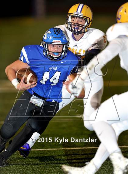 Thumbnail 3 in Godley vs Krum (UIL 4A Division 2 Region 1 Bi-District Playoff) photogallery.
