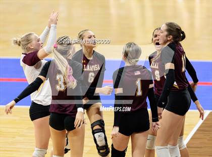 Thumbnail 2 in Eaton vs. Alamosa (CHSAA 3A Round 3) photogallery.