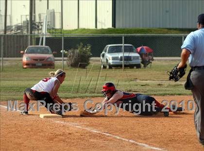 Thumbnail 1 in O'Connell vs Faith West Academy (TAPPS 3A Regional) photogallery.