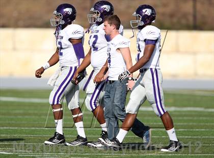 Thumbnail 2 in Angleton vs. Georgetown (UIL 4A Division 1 Regional Playoff) photogallery.
