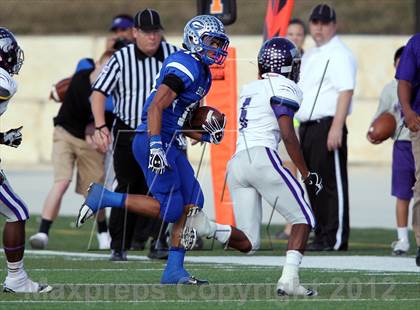 Thumbnail 3 in Angleton vs. Georgetown (UIL 4A Division 1 Regional Playoff) photogallery.