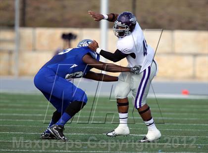 Thumbnail 3 in Angleton vs. Georgetown (UIL 4A Division 1 Regional Playoff) photogallery.