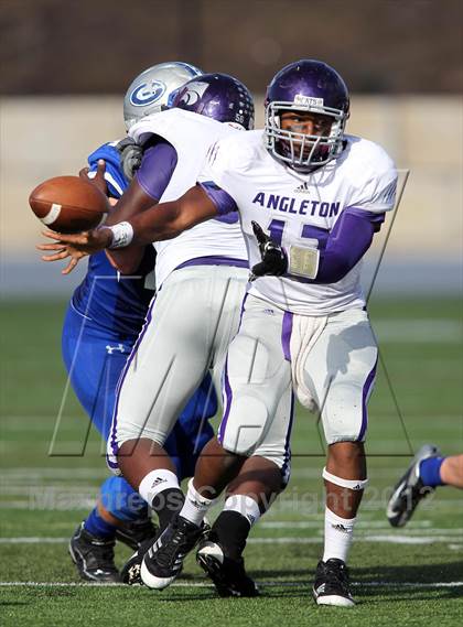Thumbnail 2 in Angleton vs. Georgetown (UIL 4A Division 1 Regional Playoff) photogallery.