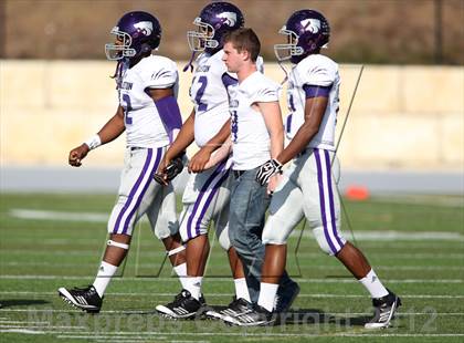 Thumbnail 3 in Angleton vs. Georgetown (UIL 4A Division 1 Regional Playoff) photogallery.