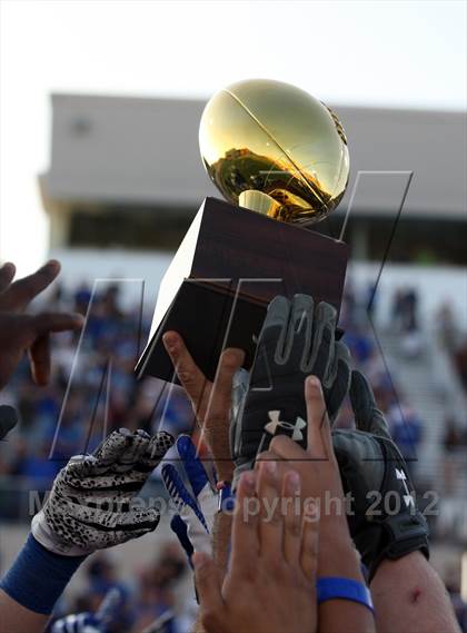 Thumbnail 2 in Angleton vs. Georgetown (UIL 4A Division 1 Regional Playoff) photogallery.