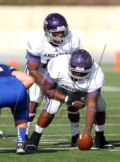 Thumbnail 2 in Angleton vs. Georgetown (UIL 4A Division 1 Regional Playoff) photogallery.