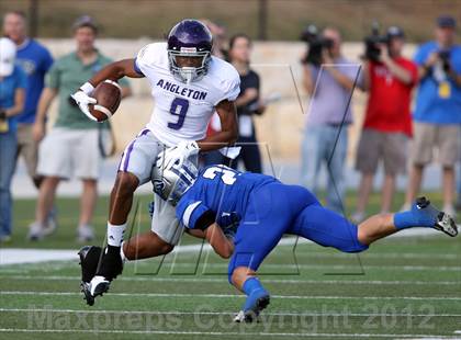 Thumbnail 2 in Angleton vs. Georgetown (UIL 4A Division 1 Regional Playoff) photogallery.