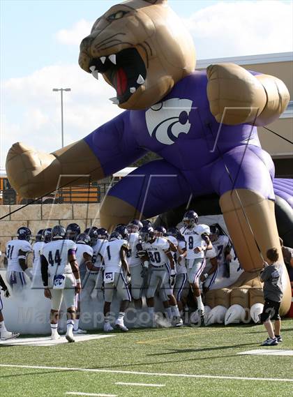 Thumbnail 1 in Angleton vs. Georgetown (UIL 4A Division 1 Regional Playoff) photogallery.