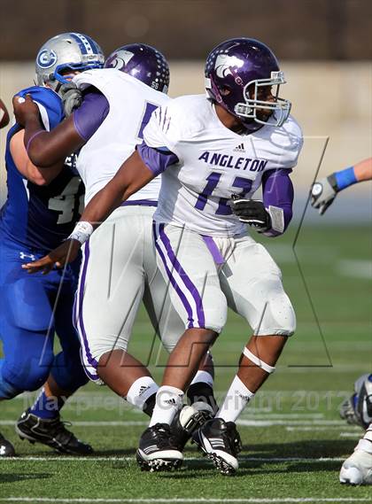 Thumbnail 3 in Angleton vs. Georgetown (UIL 4A Division 1 Regional Playoff) photogallery.