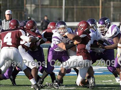 Thumbnail 3 in Curtis vs. Tottenville (PSAL Championship Division Final) photogallery.