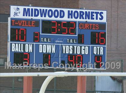 Thumbnail 3 in Curtis vs. Tottenville (PSAL Championship Division Final) photogallery.