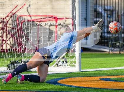 Thumbnail 2 in Midlothian vs Highland Park (Dallas) photogallery.