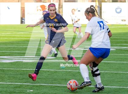 Thumbnail 2 in Midlothian vs Highland Park (Dallas) photogallery.