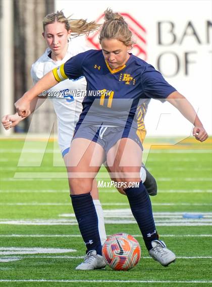 Thumbnail 3 in Midlothian vs Highland Park (Dallas) photogallery.