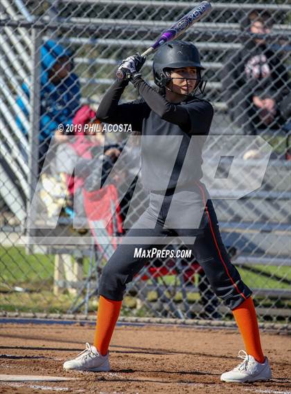 Thumbnail 1 in Legacy vs Lincoln (MLK Tournament) photogallery.