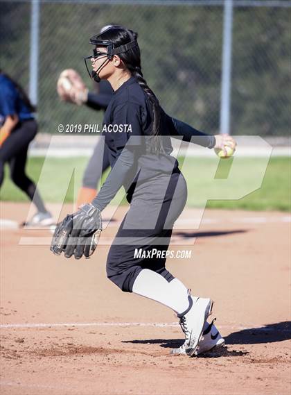 Thumbnail 2 in Legacy vs Lincoln (MLK Tournament) photogallery.