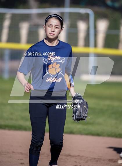 Thumbnail 3 in Legacy vs Lincoln (MLK Tournament) photogallery.