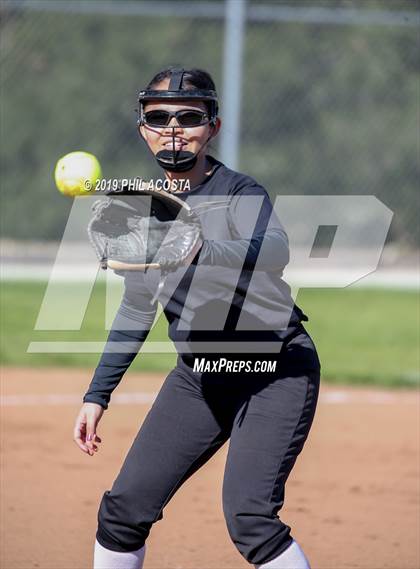 Thumbnail 1 in Legacy vs Lincoln (MLK Tournament) photogallery.