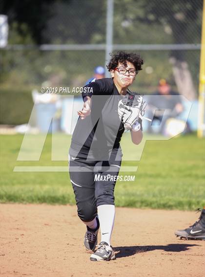 Thumbnail 3 in Legacy vs Lincoln (MLK Tournament) photogallery.