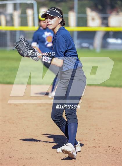 Thumbnail 1 in Legacy vs Lincoln (MLK Tournament) photogallery.