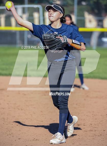 Thumbnail 2 in Legacy vs Lincoln (MLK Tournament) photogallery.