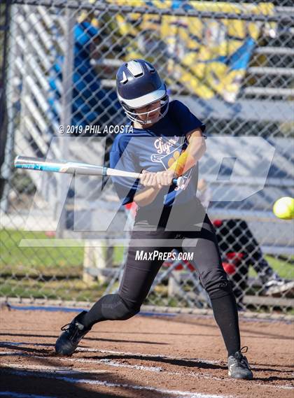 Thumbnail 1 in Legacy vs Lincoln (MLK Tournament) photogallery.